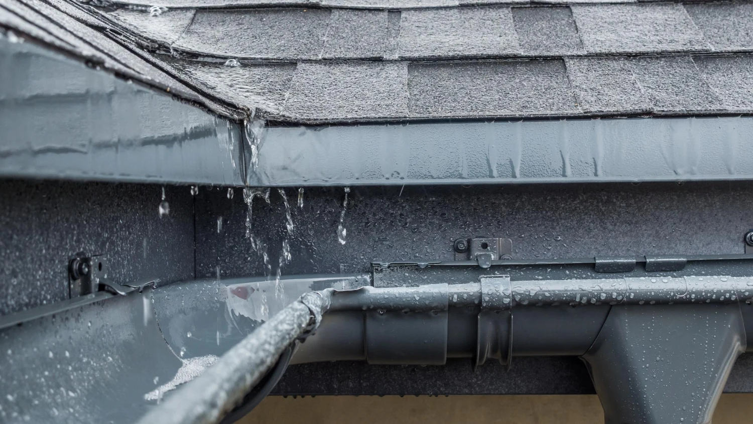 Emergency commercial roof repair in Ann Arbor